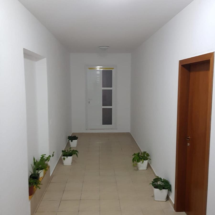 Hotel Restorant Genti Peshkatari Orikum Buitenkant foto